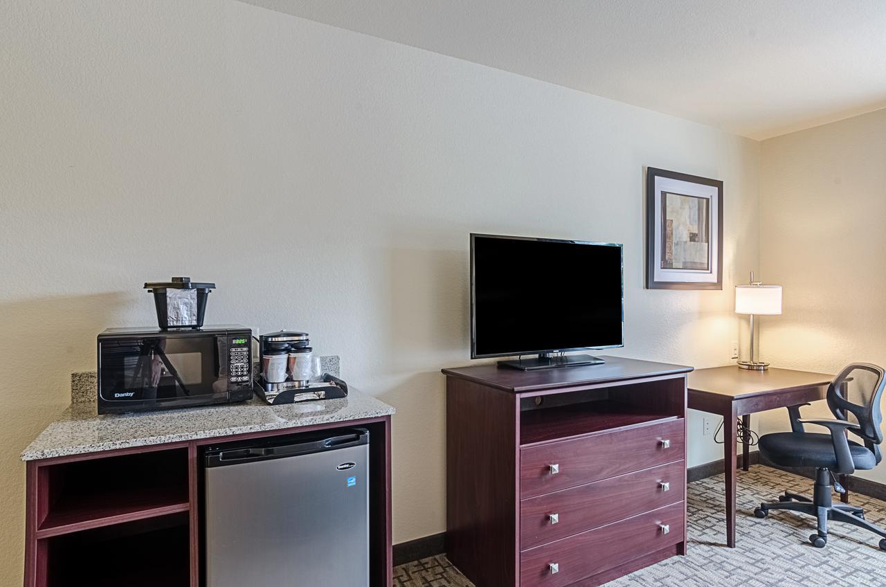 Cobblestone Inn & Suites - Guernesey Exterior foto